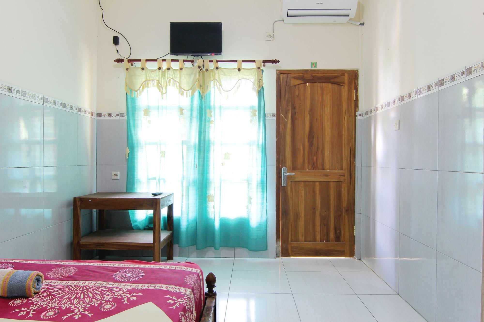 Losmen Alden Kretek Exterior foto